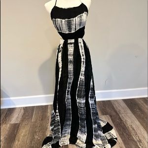 Sexy black/white tie dye halter straps back maxi dress M